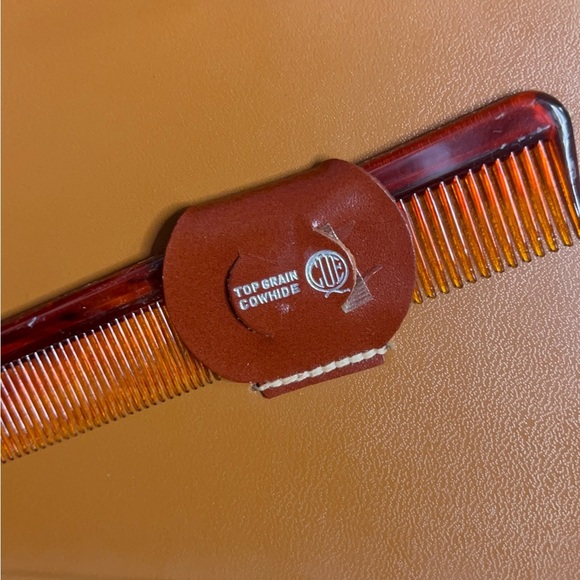 Vintage CUE Grooming Set - Mid Century Top Grain Cowhide Case w/ Tortoise Shell - Picture 7 of 11